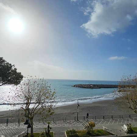 Galene - Beachfront In Costa D'Amalfi Maiori Exterior photo
