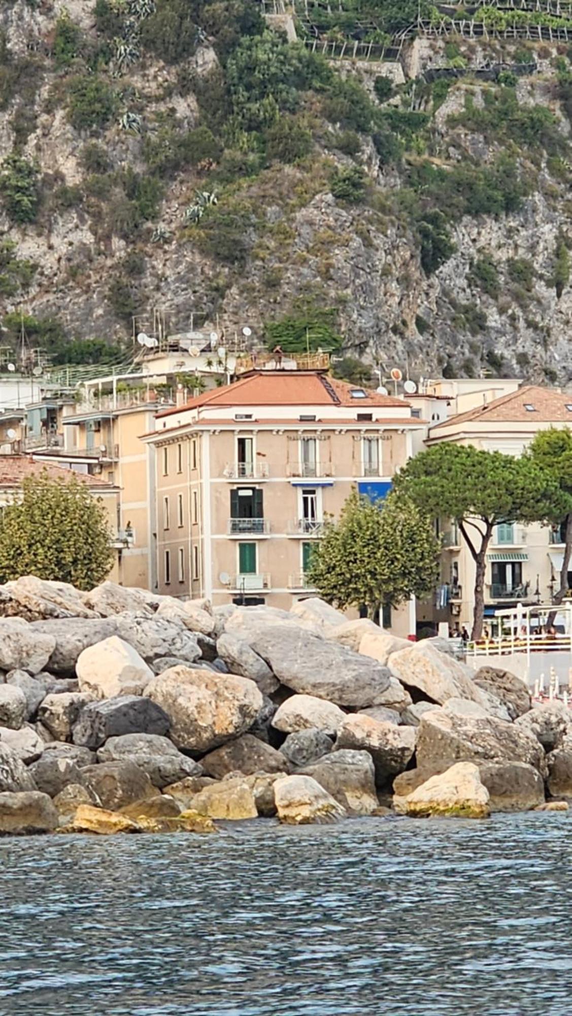 Galene - Beachfront In Costa D'Amalfi Maiori Exterior photo