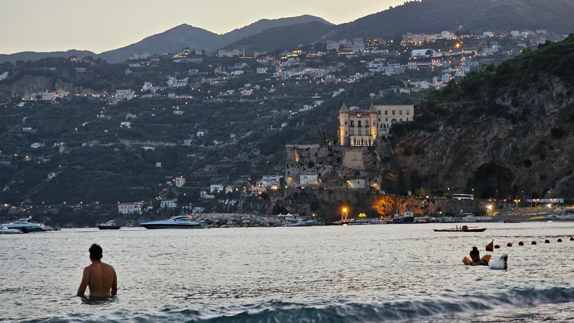 Galene - Beachfront In Costa D'Amalfi Maiori Exterior photo