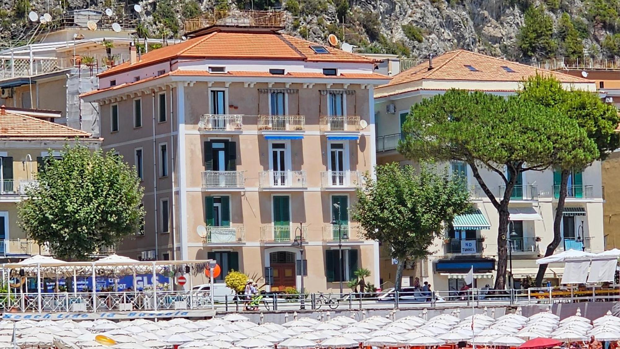 Galene - Beachfront In Costa D'Amalfi Maiori Exterior photo