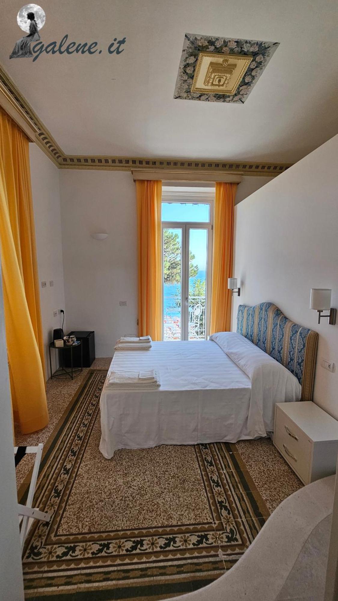Galene - Beachfront In Costa D'Amalfi Maiori Exterior photo