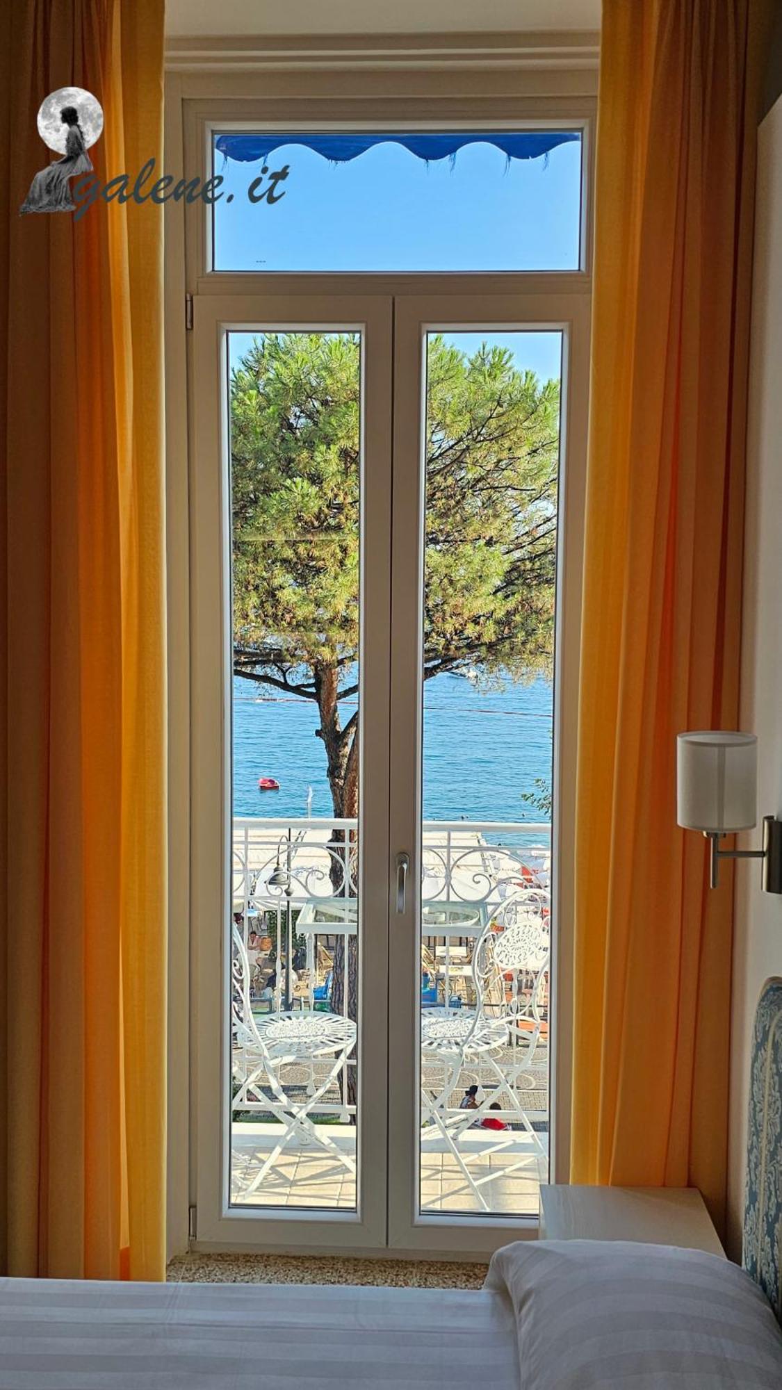 Galene - Beachfront In Costa D'Amalfi Maiori Exterior photo