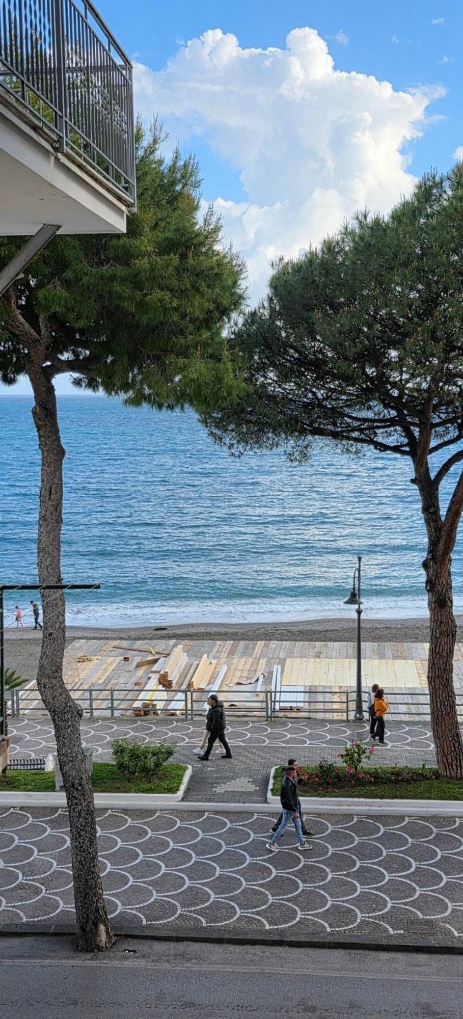 Galene - Beachfront In Costa D'Amalfi Maiori Exterior photo